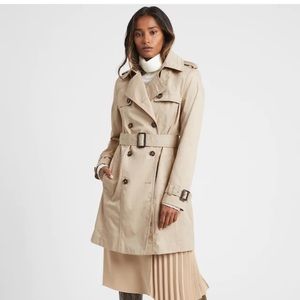 Banana Republic 🍌- Petite Trench Coat